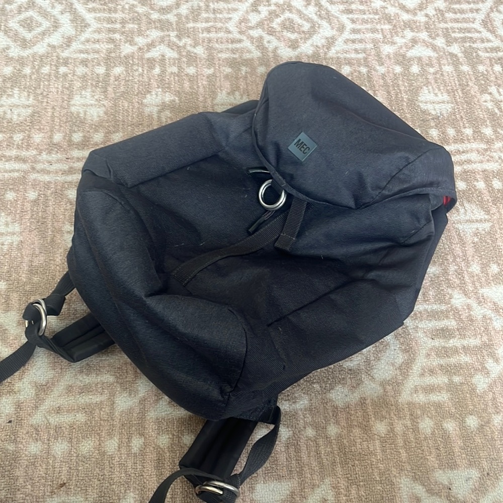 Mec black grey back pack
